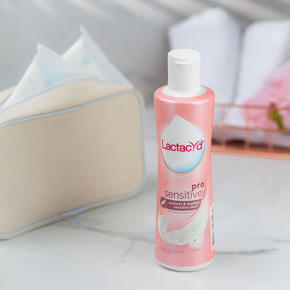 Lactacyd Feminine Wash Pro Sensitive (250ml)