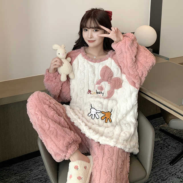 Winter Plush Pajama Set (2xl on tag up to 12/14 size)